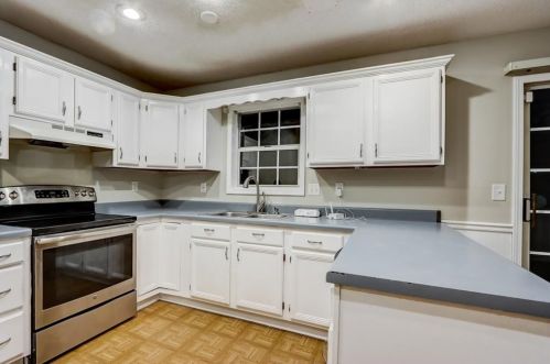 2680 Candler Dr, Marietta, GA 30064-4263