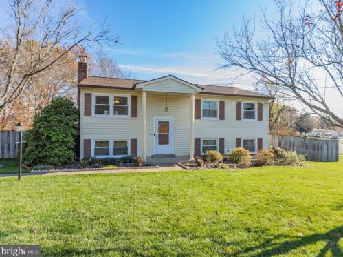 13923 Lynhurst Dr, Woodbridge, VA 22193-4334