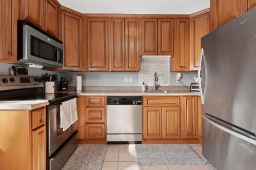 12010 Charleston Dr, Hazelwood, MO 63043-1342