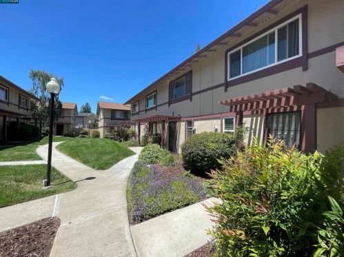 1545 Parkwood Pl, Concord CA  94521-2203 exterior