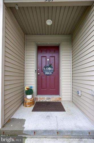 567 State St, Ephrata PA  17522-1741 exterior