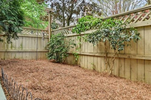 2308 Briarcliff Cmns, Atlanta GA  30345-2173 exterior