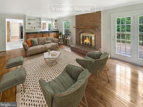 12302 Valley High Rd, Herndon, VA 20170-2073