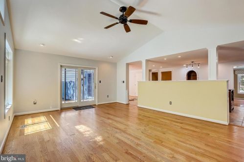 5724 Brothers Partnership Ct, Columbia MD  21045-2601 exterior
