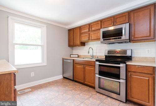 201 Newport Dr, Severna Park MD exterior