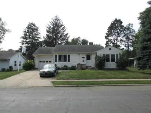 1092 Main St, Hillcrest, IL 61068-1712