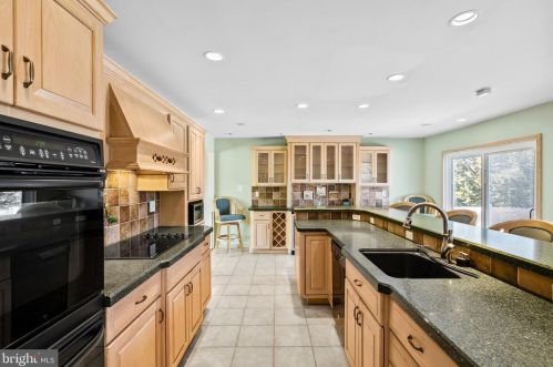 522 Mt Laurel Rd, Mount Laurel NJ  08054-9557 exterior