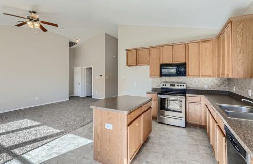 1701 Park Trl Blvd, Princeton TX 75407-2698 exterior