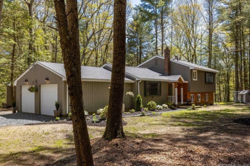 150 Canton Rd, Granby, CT 06035-2703