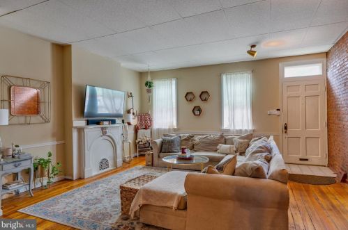 2207 Lombard St, Philadelphia, PA 19146-1107