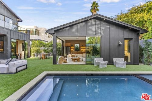 15754 Morrison St, Van Nuys CA  91436-1544 exterior