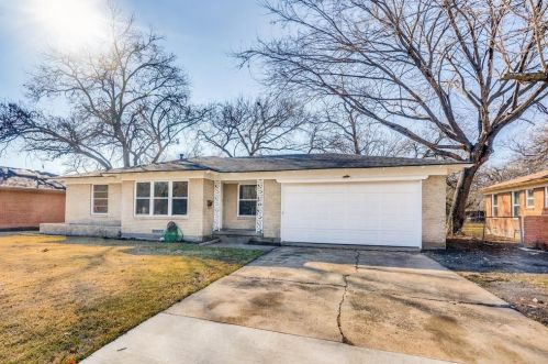 1909 Ridgecrest Dr, Garland, TX 75042-8337