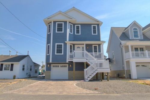 235 Cedar Dr, Berkeley Township, NJ 08721-3109
