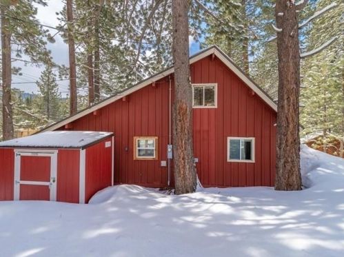 13584 Moraine Rd, Truckee CA  96161-3837 exterior