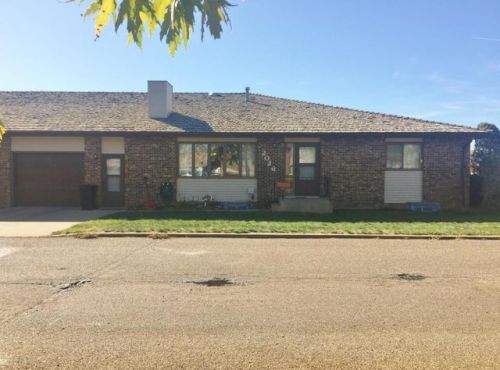 2026 Prairie Ave, Dickinson, ND 58601-2965