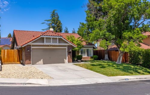 718 Chelmsford Ct, Vacaville, CA 95688-9248