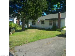 14 Robert Rd, Vernon, CT 06066-2412
