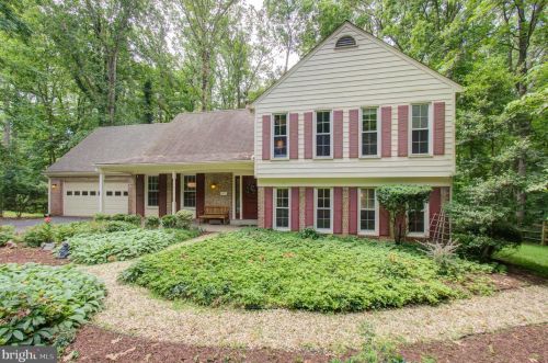 11617 Sourwood Ln, Herndon, VA 20191-3011