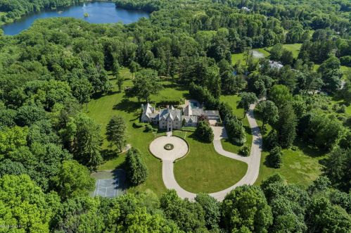 15 Reynwood Mnr, Greenwich, CT 06831-3145