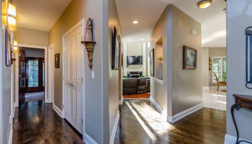 6919 Fieldstone Dr, Willowbrook IL  60527-5295 exterior