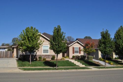 19420 Carnegie Dr, Redding, CA 96003-8652