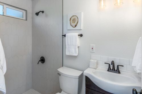 412 Monterey Ave, Capitola CA  95010-3614 exterior