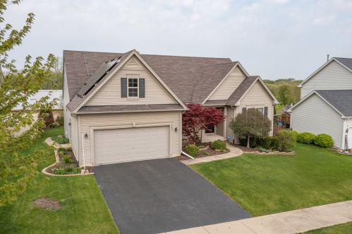 1355 Sycamore Ln, Boulder Hill, IL 60538-1453
