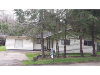 1790 Ivy Ave, Winchester Bay OR  97467-1068 exterior