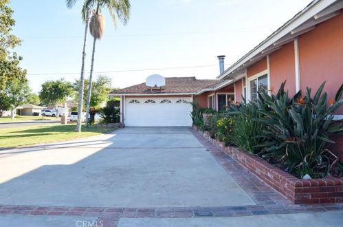 915 Hilda St, Anaheim CA  92806-4844 exterior