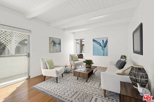 1552 Harvard St, Santa Monica, CA 90404-3541