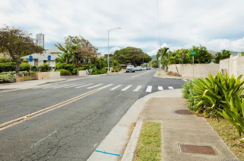 3630 Leahi Ave, Honolulu, HI 96815-4252