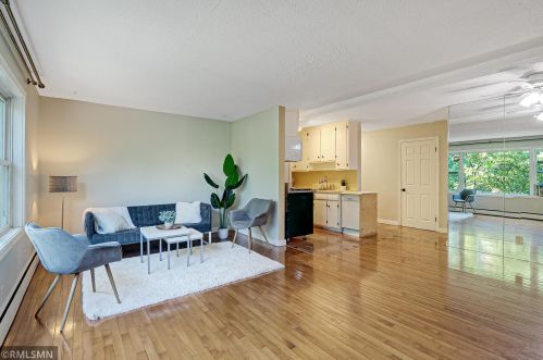 415 Ridgewood Ave, Minneapolis, MN 55403-3557