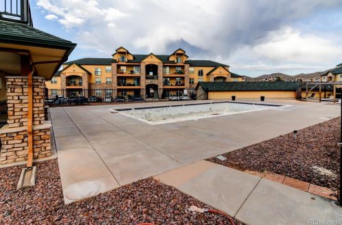 7212 Blackhawk St, Englewood, CO 80112-4005