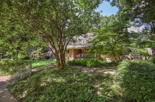 9711 Dartridge Dr, Dallas TX  75238-1827 exterior