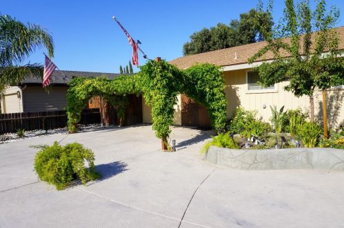 1433 Leonard Ave, Dos Palos, CA 93620-2716