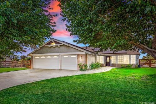 7521 Freestone Ln, Juniper Hills, CA 93543-3010