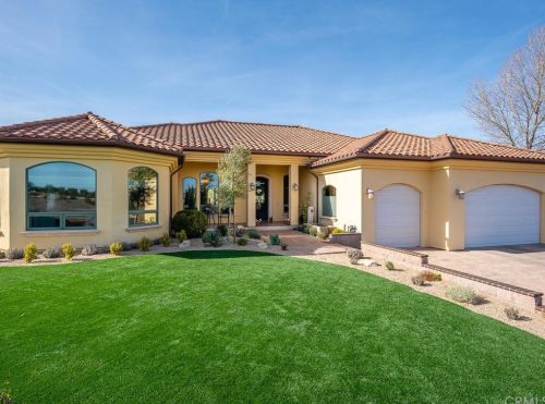 401 Calle Alto St, Lake Nacimiento, CA 93446-7767