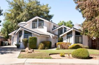 1101 Bollinger St, Visalia, CA 93291-4151