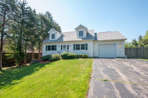 22103 Spruce Dr, Antioch, IL 60002-9377