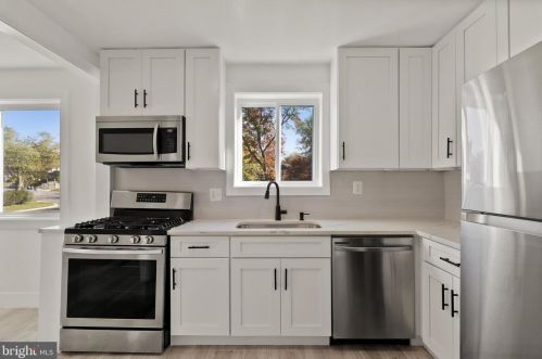 1515 Oakview Dr, Silver Spring MD 20903-2243 exterior