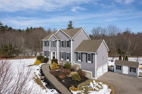 1 Evelyn Noyes Ln, Chester, NH 03036-4402