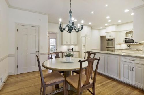 230 Cameron Rdg Dr, Atlanta GA  30328-4709 exterior