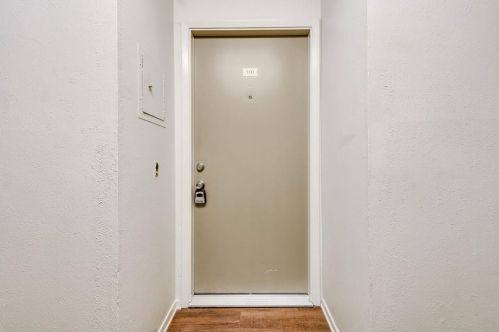 4837 Cedar Springs Rd, Dallas, TX 75219-7223