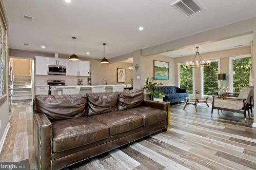 2912 Newcastle Ave, Silver Spring MD 20910-1216 exterior