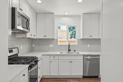 11609 Atkinson Ave, Hawthorne CA  90250-1827 exterior