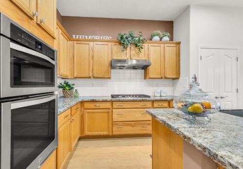 9493 Emerald Cove Ln, Elk Grove CA  95758-3612 exterior
