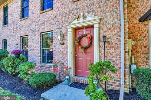 504 Woodthrush Ct, Harrisburg, PA 17110-4024