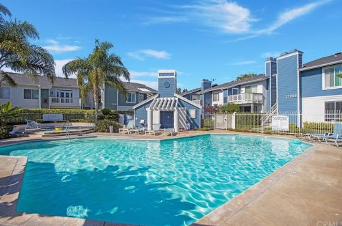 16440 Atherton Mtn, Santa Ana, CA 92708-1341