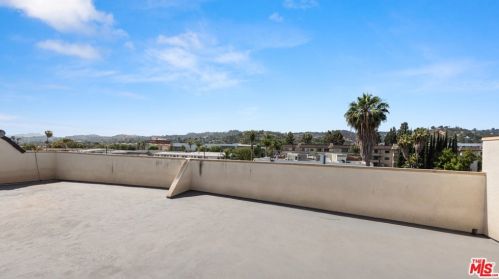 4455 Hazeltine Ave, Van Nuys CA  91423-2845 exterior