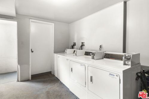 2241 Virginia Ave, Santa Monica CA  90404-4833 exterior